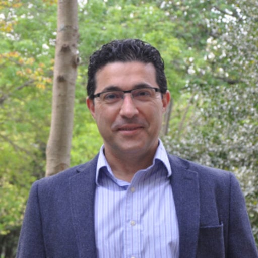 Dr. Claudio Cameselle